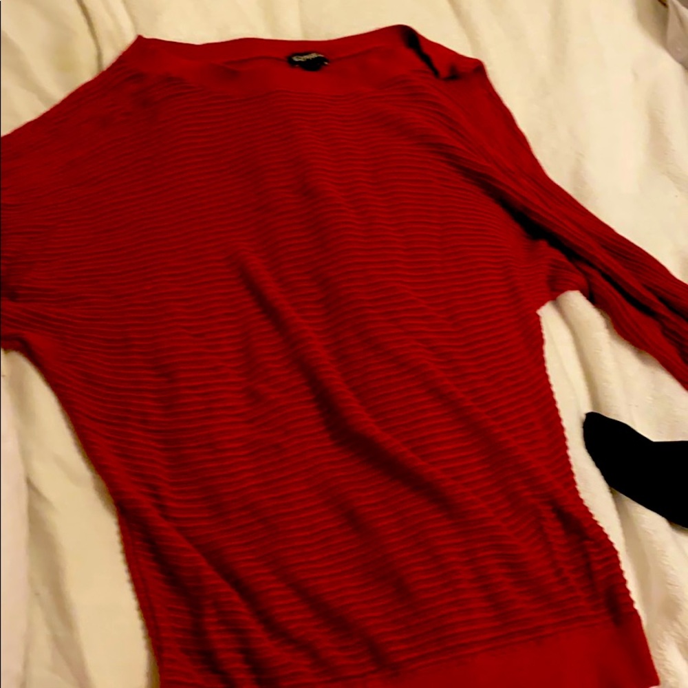 Red mid sleeeve blouse